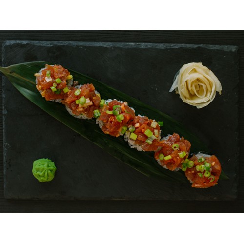 Futomaki z tatarem z tuńczyka