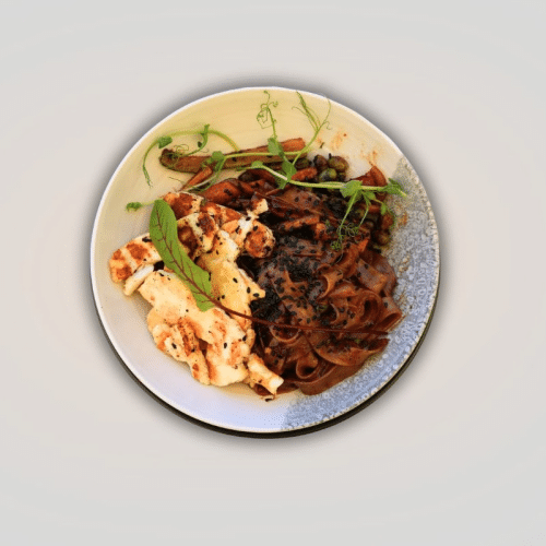 Makaron orientalny z halloumi
