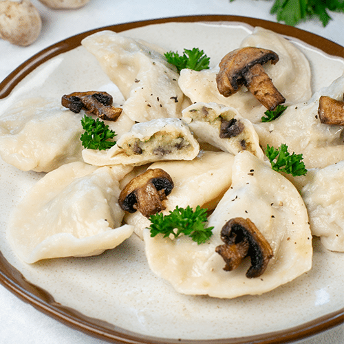Pierogi z ziemniakami i pieczarkami
