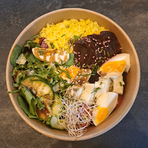 Bowl z burakiem i serem kozim