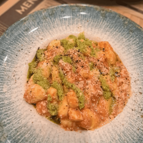 Gnocchi, sos pomidorowy, kurczak