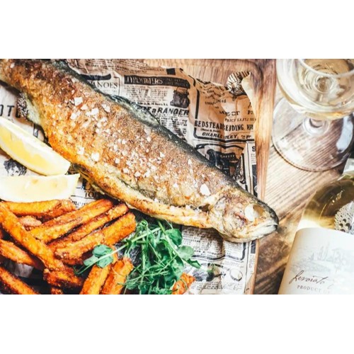 01. PSTRĄG MARYNOWANY W ZIOŁACH  Z FRYTKAMI