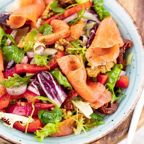 Sałatka z łososiem LUNCH