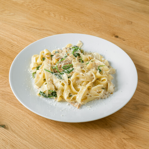 Makaron z szynką parmeńską