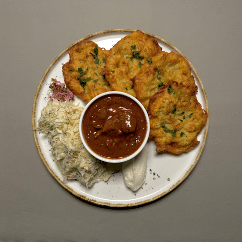 Placki ziemniaczane z gulaszem wołowym