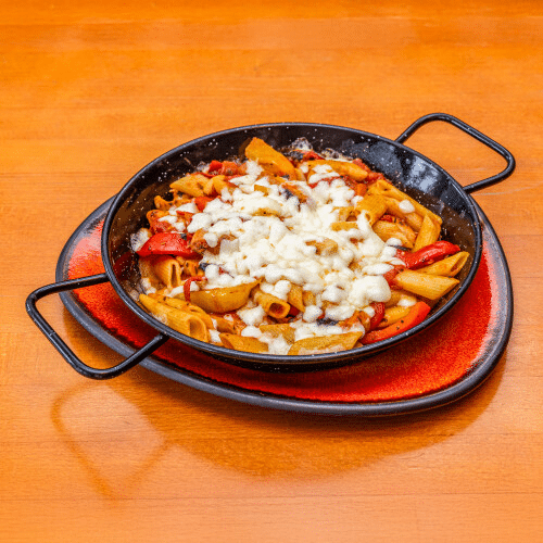 Penne zapiekane z kurczakiem i chorizo