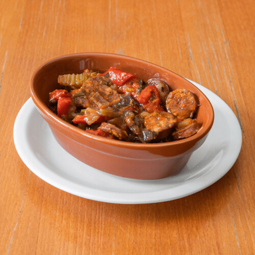 Chorizo z papryką duszone w czerwonym winie