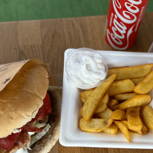 Burger Shopski z frytkami (woda gratis)